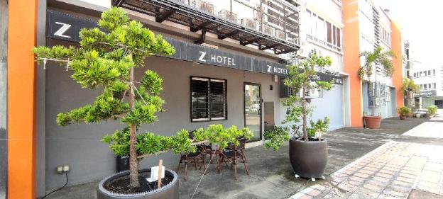 z hotel ara damansara lrt mall airport