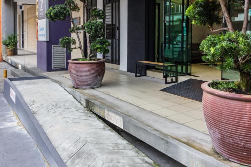 z hotel ara damansara lrt mall airport