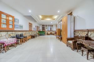 reddoorz plus near lempuyangan station 4