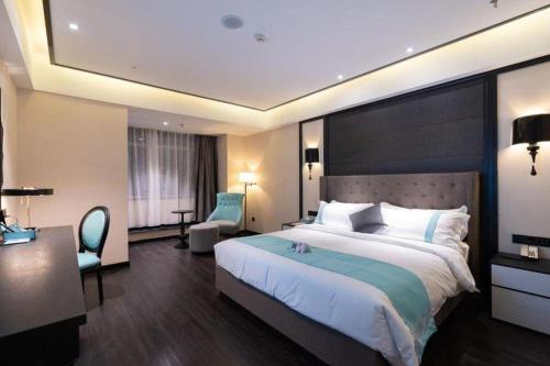 xana hotellea wulumuqi high speed railway station