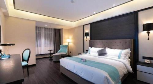 xana hotellea wulumuqi high speed railway station