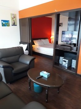 falcon apartment at times square