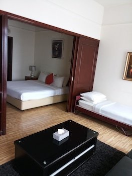 falcon apartment at times square