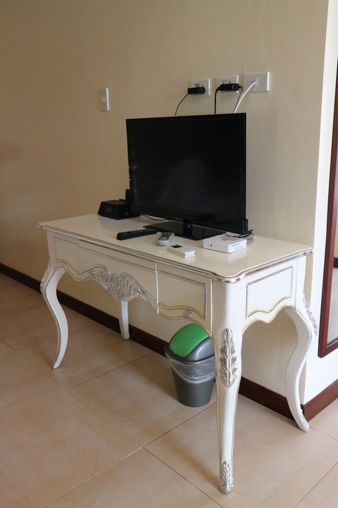 golden phoenix hotel boracay