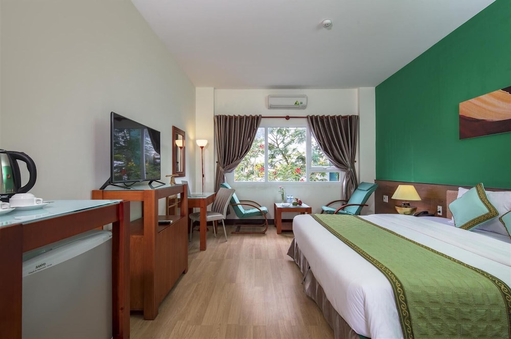 sai gon phong nha hotel