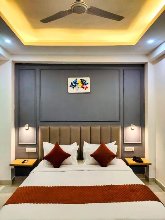 hotel mavens white near artemis hospital