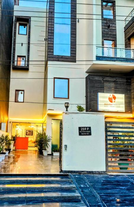 hotel mavens white near artemis hospital