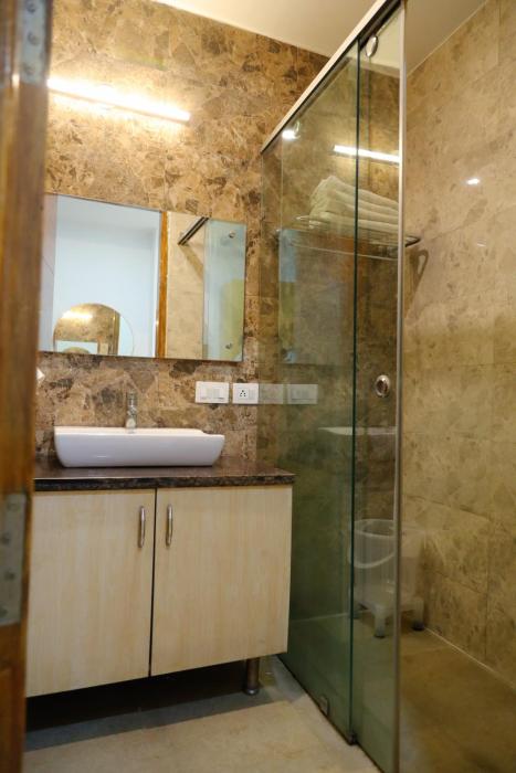 hotel mavens white near artemis hospital