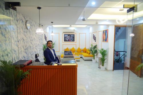 hotel mavens white near artemis hospital