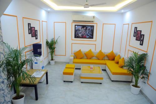 hotel mavens white near artemis hospital