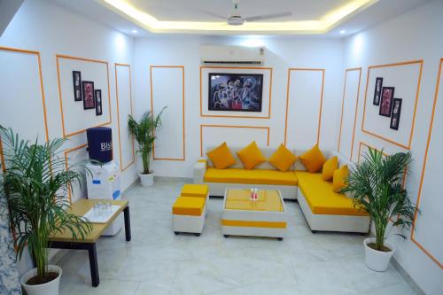 hotel mavens white near artemis hospital