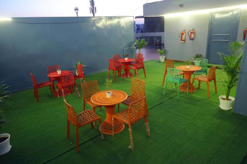 hotel mavens white near artemis hospital