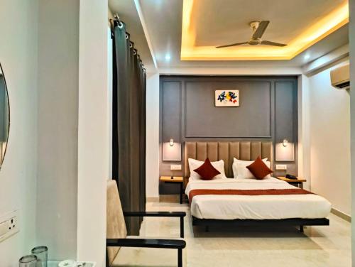 hotel mavens white near artemis hospital