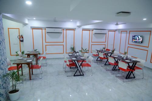 hotel mavens white near artemis hospital