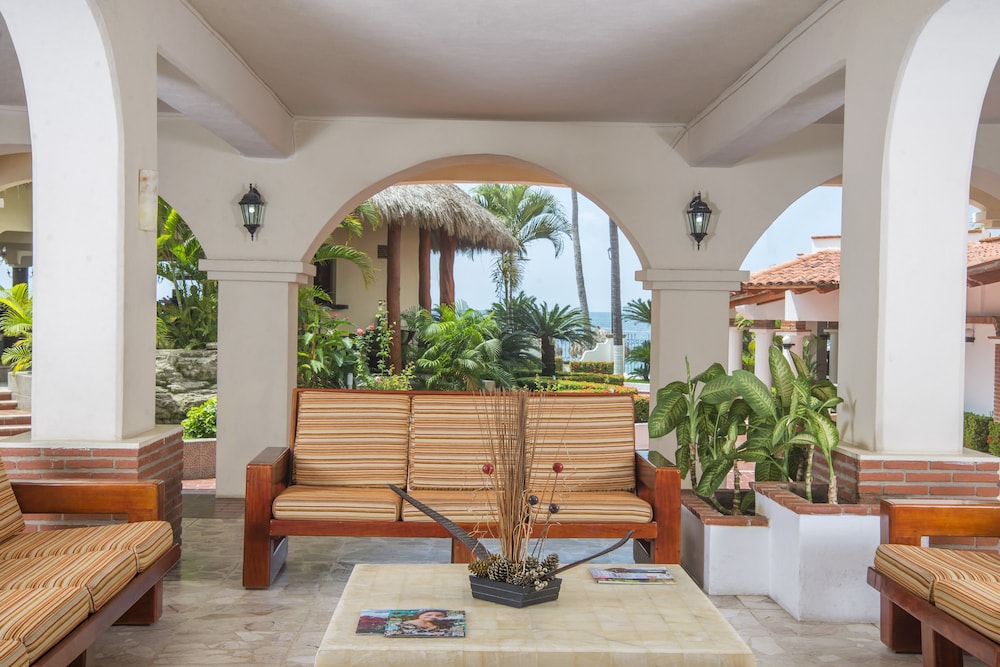 hotel tropicana near olas altas street