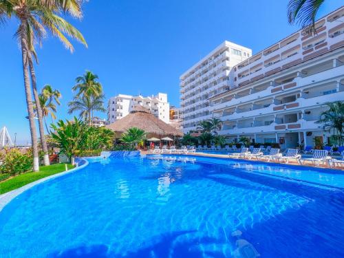 hotel tropicana near olas altas street