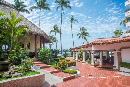 hotel tropicana near olas altas street