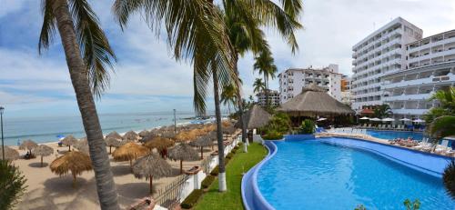 hotel tropicana near olas altas street