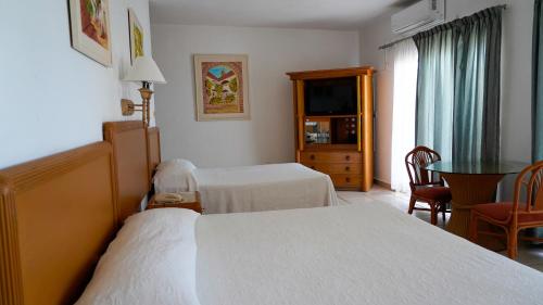 hotel tropicana near olas altas street