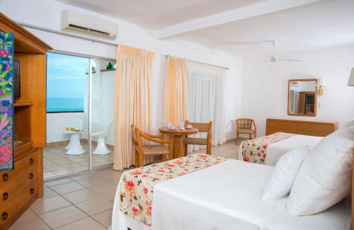 hotel tropicana near olas altas street