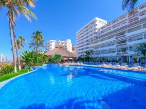 hotel tropicana near olas altas street