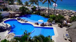 hotel tropicana near olas altas street