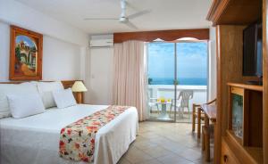 hotel tropicana near olas altas street
