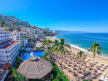 hotel tropicana near olas altas street
