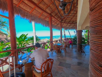 hotel tropicana near olas altas street