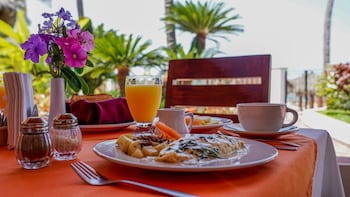 hotel tropicana near olas altas street