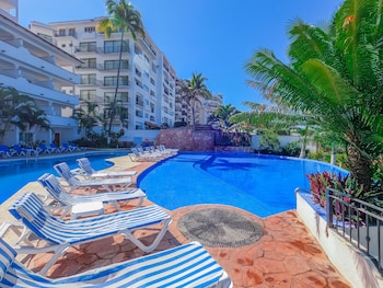 hotel tropicana near olas altas street