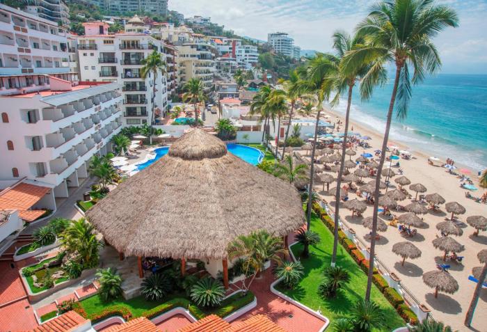 hotel tropicana near olas altas street