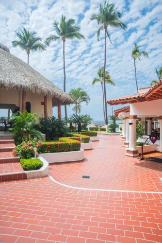 hotel tropicana near olas altas street