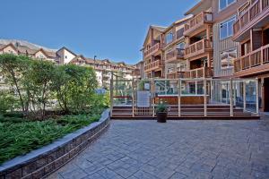 falcon crest lodge by clique