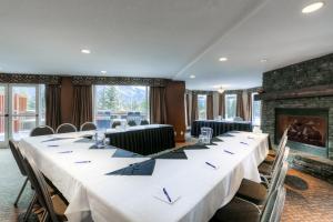 falcon crest lodge by clique