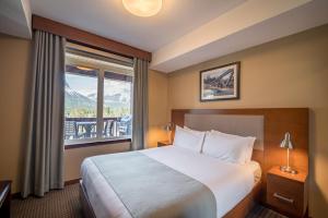 falcon crest lodge by clique