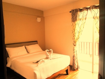 misty winds luxury apartment