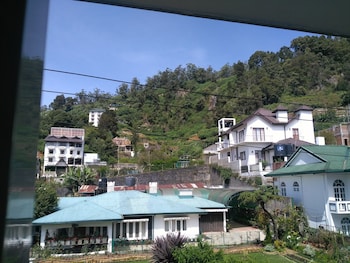 misty winds luxury apartment