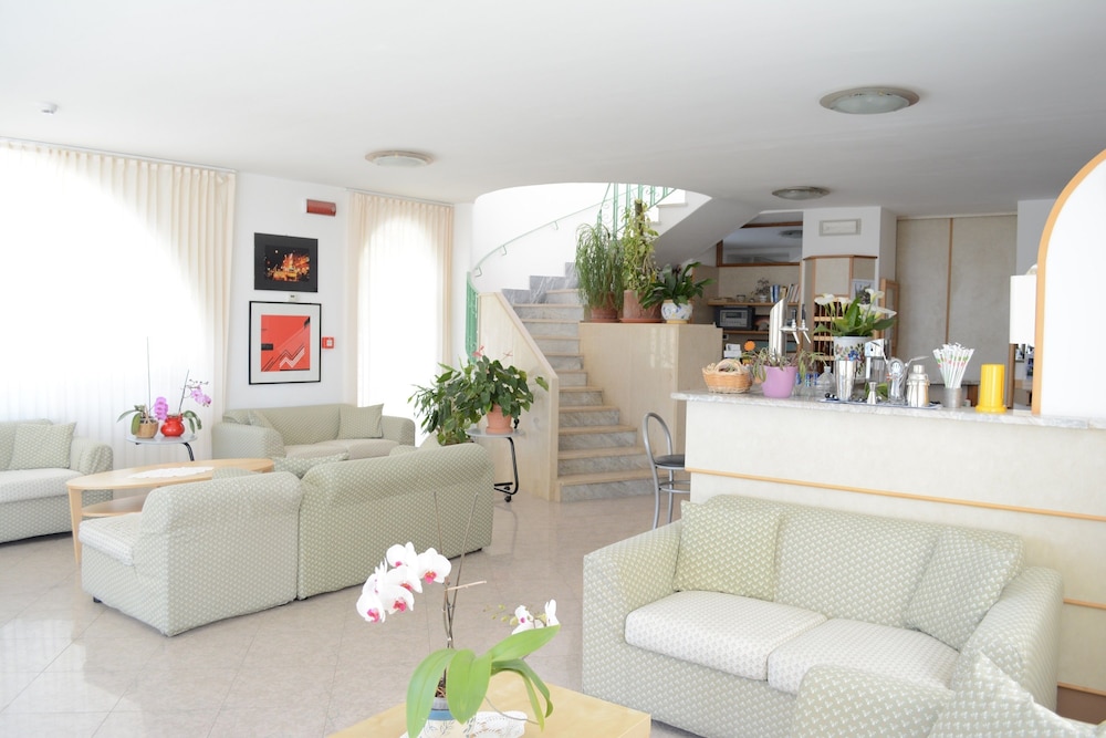 hotel maronti