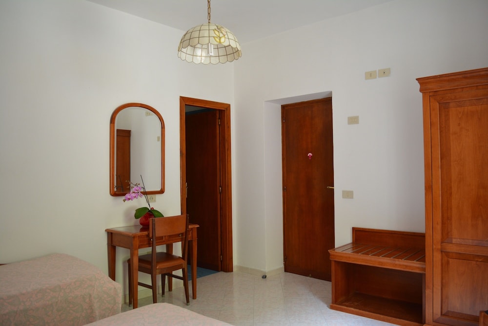 hotel maronti