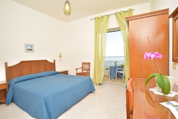 hotel maronti