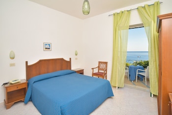 hotel maronti