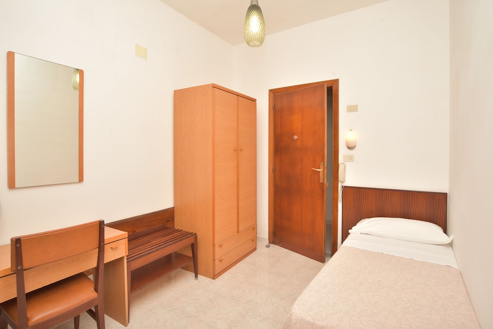 hotel maronti