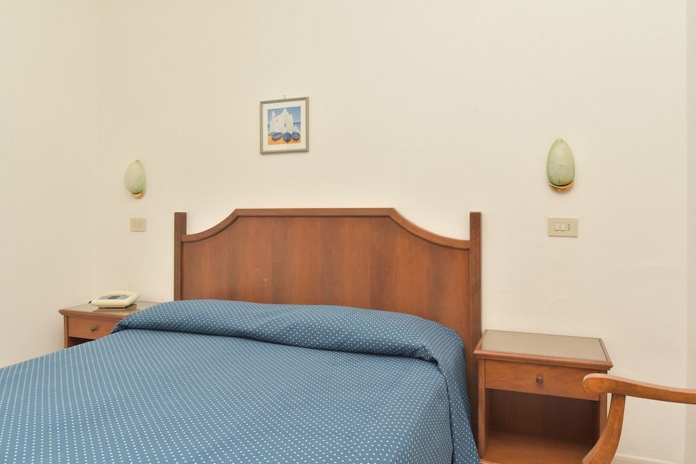 hotel maronti