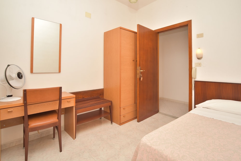 hotel maronti
