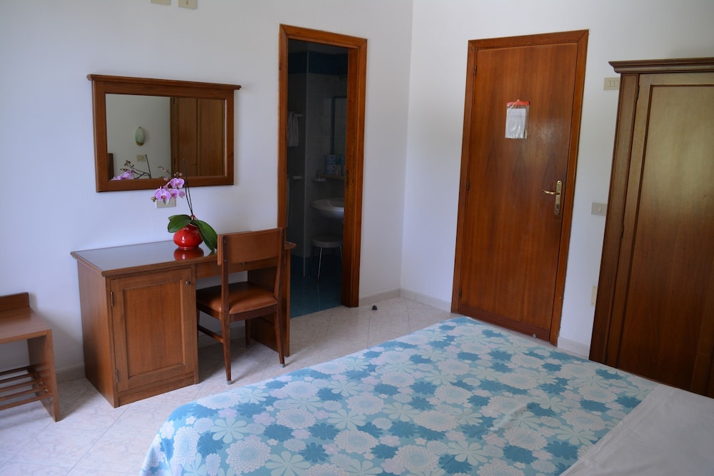 hotel maronti
