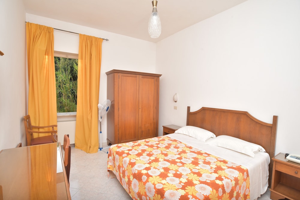 hotel maronti