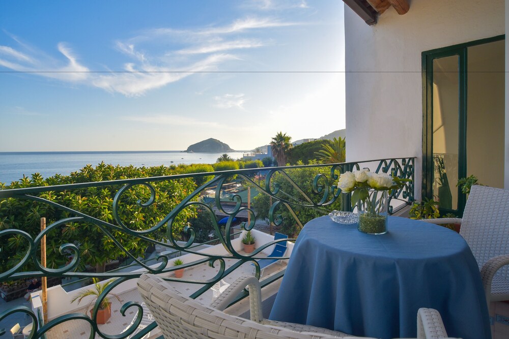 hotel maronti