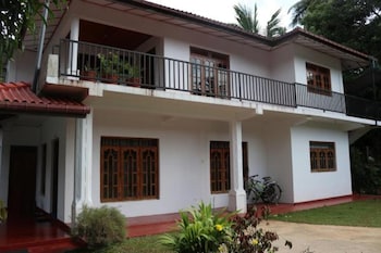 rainbow tourist rest