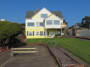 Breyhouse B&B Inn,3725 Nw Keel Ave,3 star